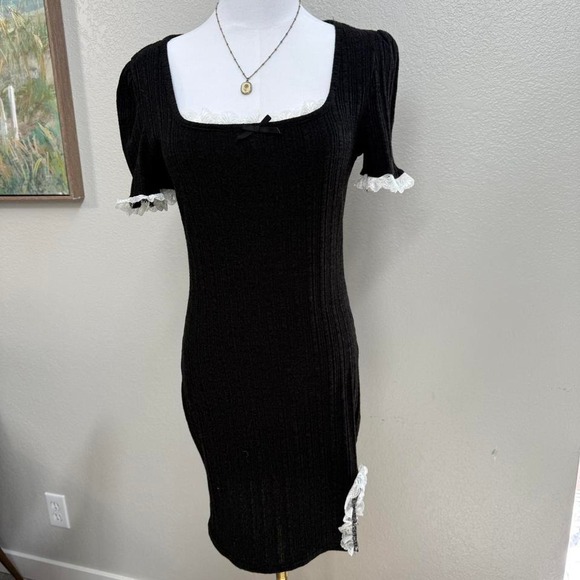 ROMWE Dresses & Skirts - Black Knit Mini Dress w/ Lace Trim – Size M